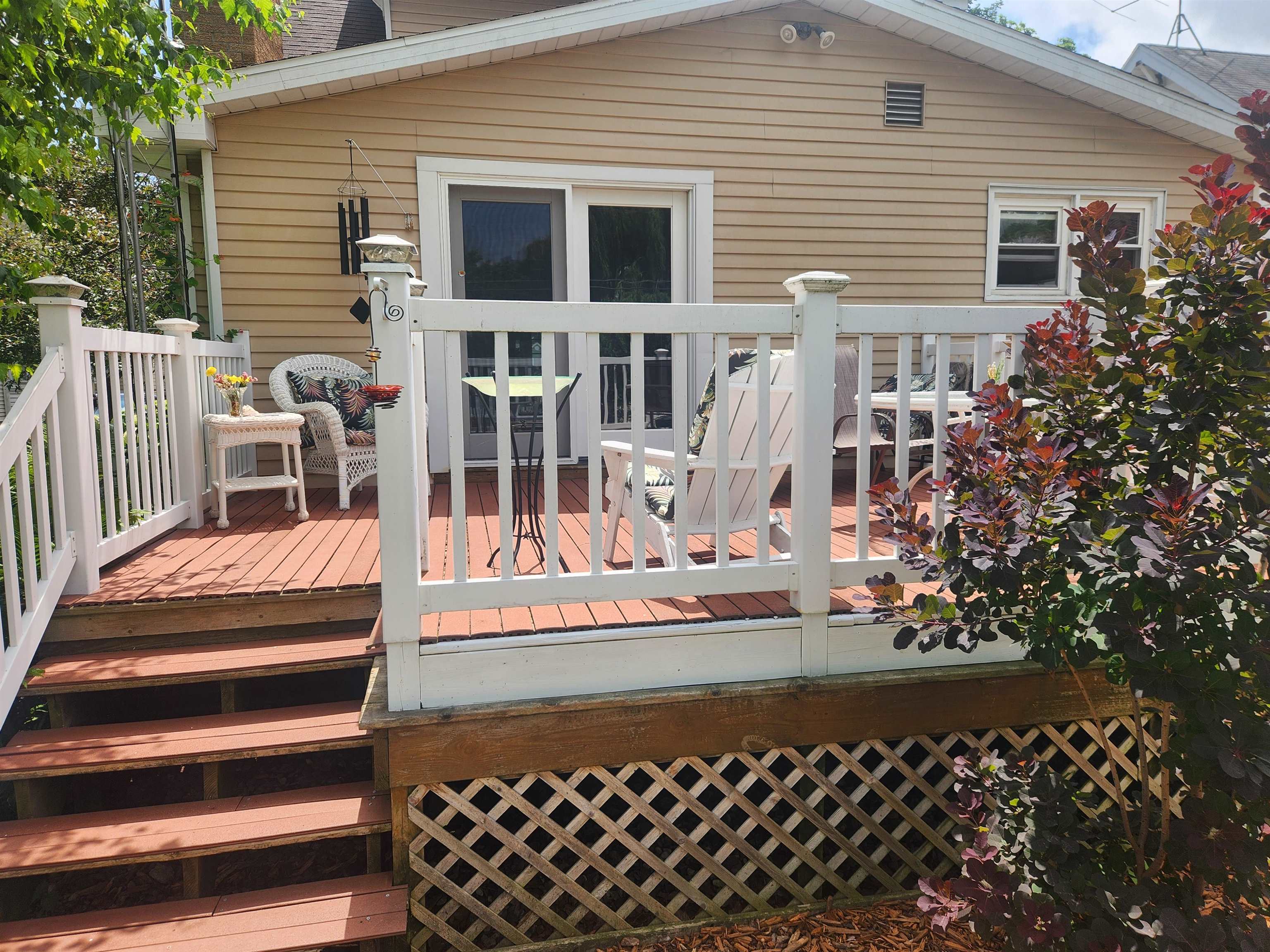 628 3rd Baraboo, WI 53913 - Photo 2 of 33