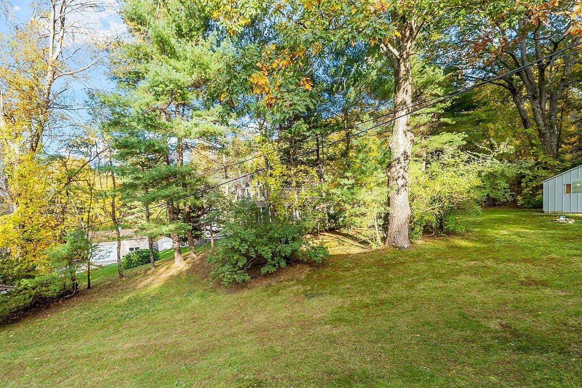 5 Hazelwood Road Hudson, NH 03051 - Photo 5 of 36