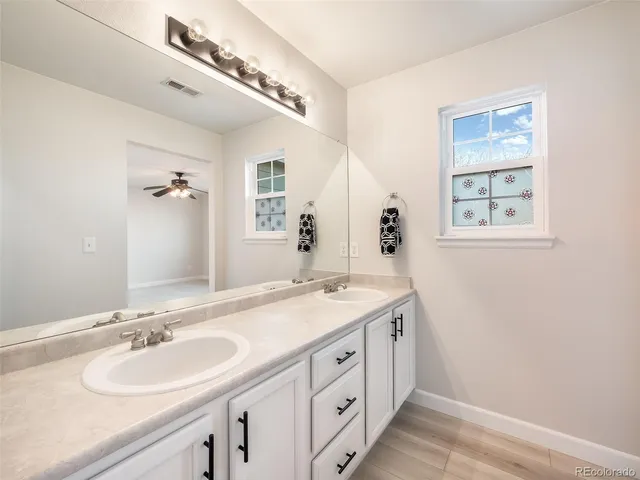 $490,000 | 188 South Granby Court, Aurora, CO 80012