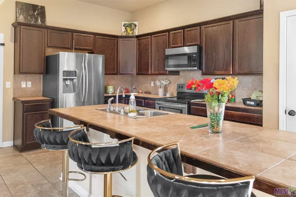 $2,600 | 8522 Abertay Avenue, Baton Rouge, LA 70820