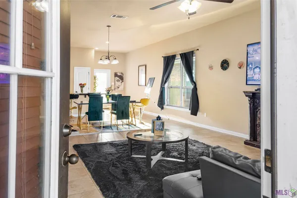 $2,600 | 8522 Abertay Avenue, Baton Rouge, LA 70820