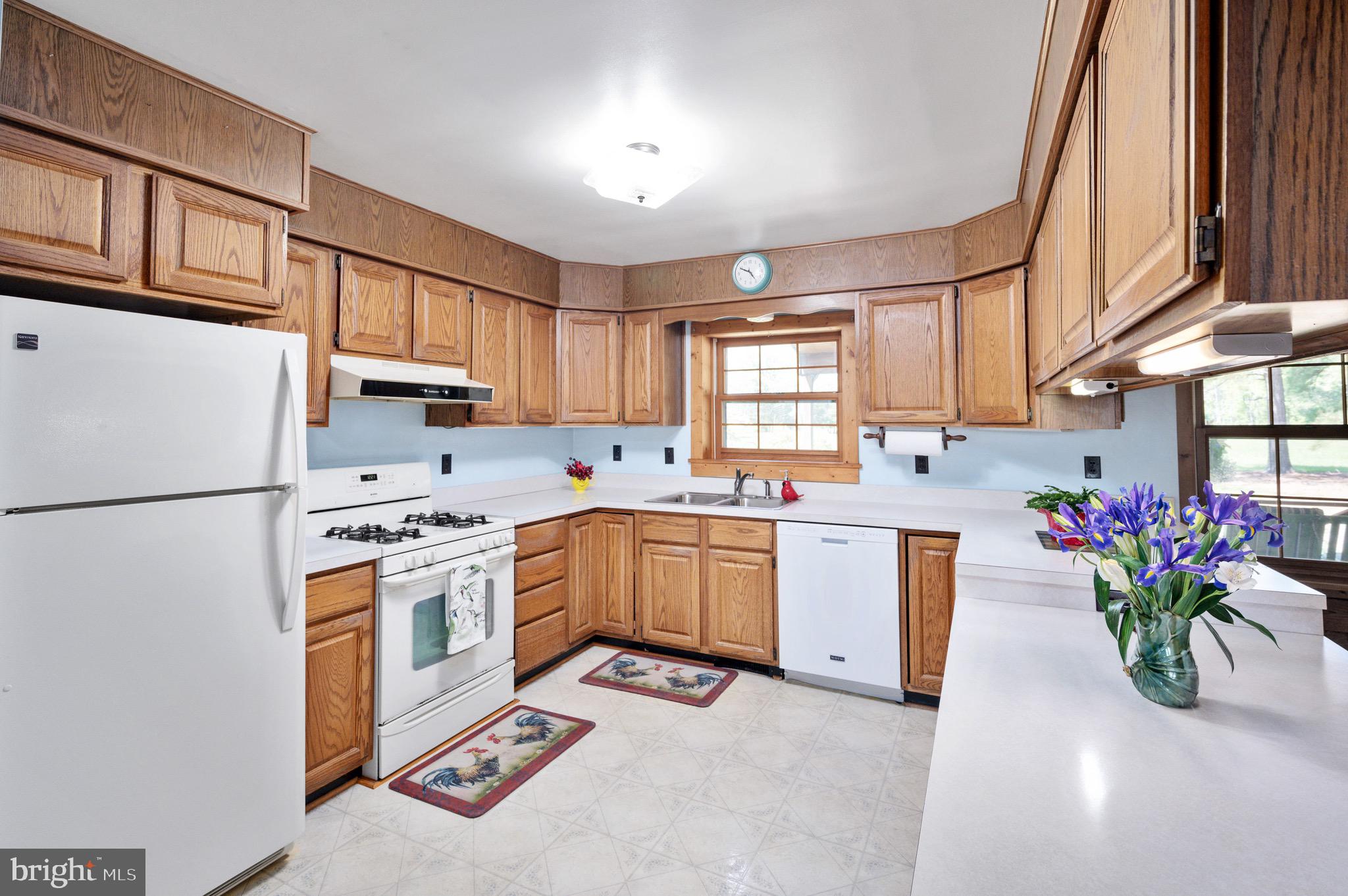 20586 Ridge Road Colonial Beach, VA 22443 - Photo 24 of 34 Kitchen