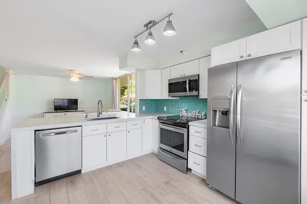 $2,900 | 123 Yacht Club Way, Unit 101, Hypoluxo, FL 33462