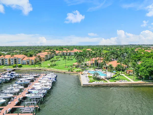 $2,900 | 123 Yacht Club Way, Unit 101, Hypoluxo, FL 33462