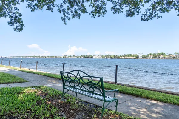 $2,900 | 123 Yacht Club Way, Unit 101, Hypoluxo, FL 33462