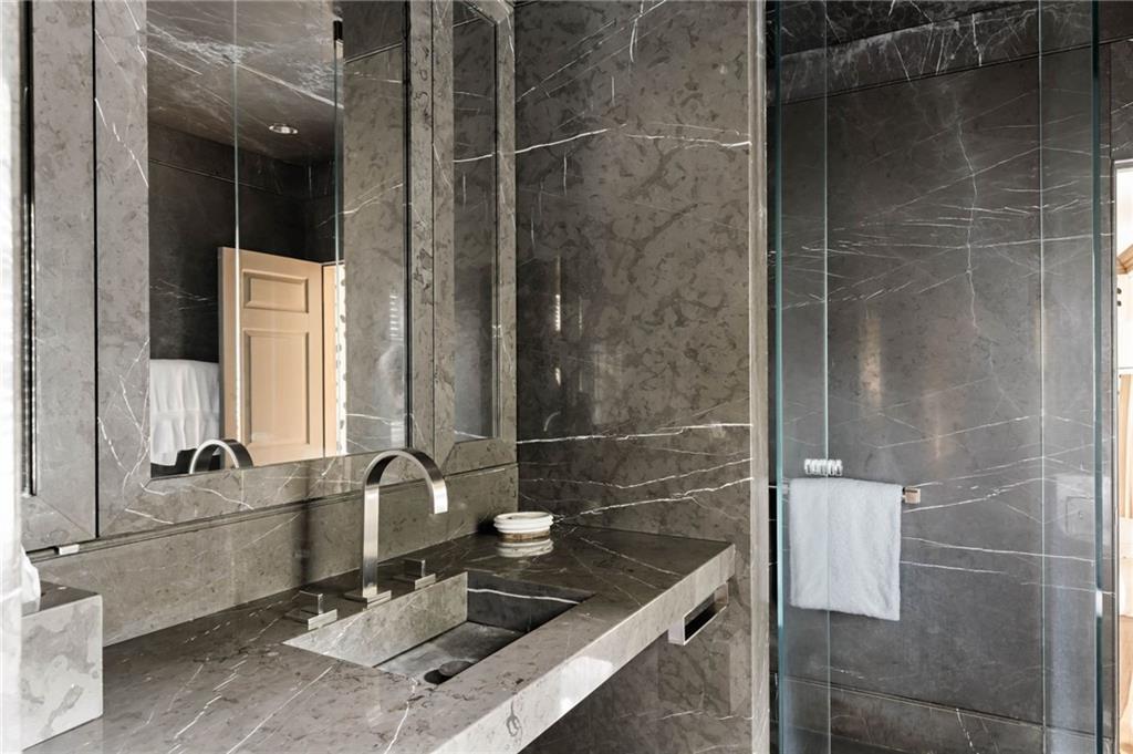 1727 West Paces Ferry Road Northwest Atlanta, GA 30327 - Photo 18 of 26 a bathroom with a shower