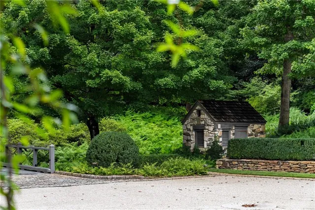 $5,950,000 | 1727 West Paces Ferry Road Northwest, Atlanta, GA 30327