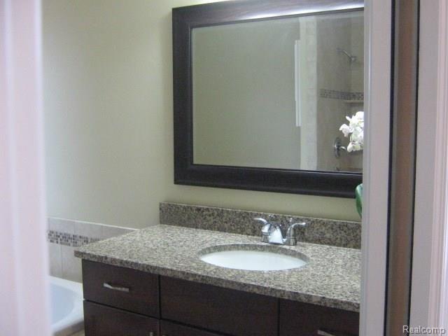 46738 Landings Drive Macomb, MI 48044 - Photo 14 of 52 019 - Copy - Copy - Copy.JPG