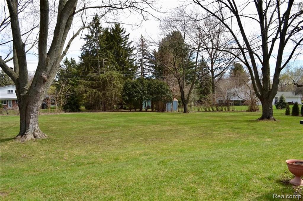 250 Donegal Drive Rochester Hills, MI 48309 - Photo 24 of 25