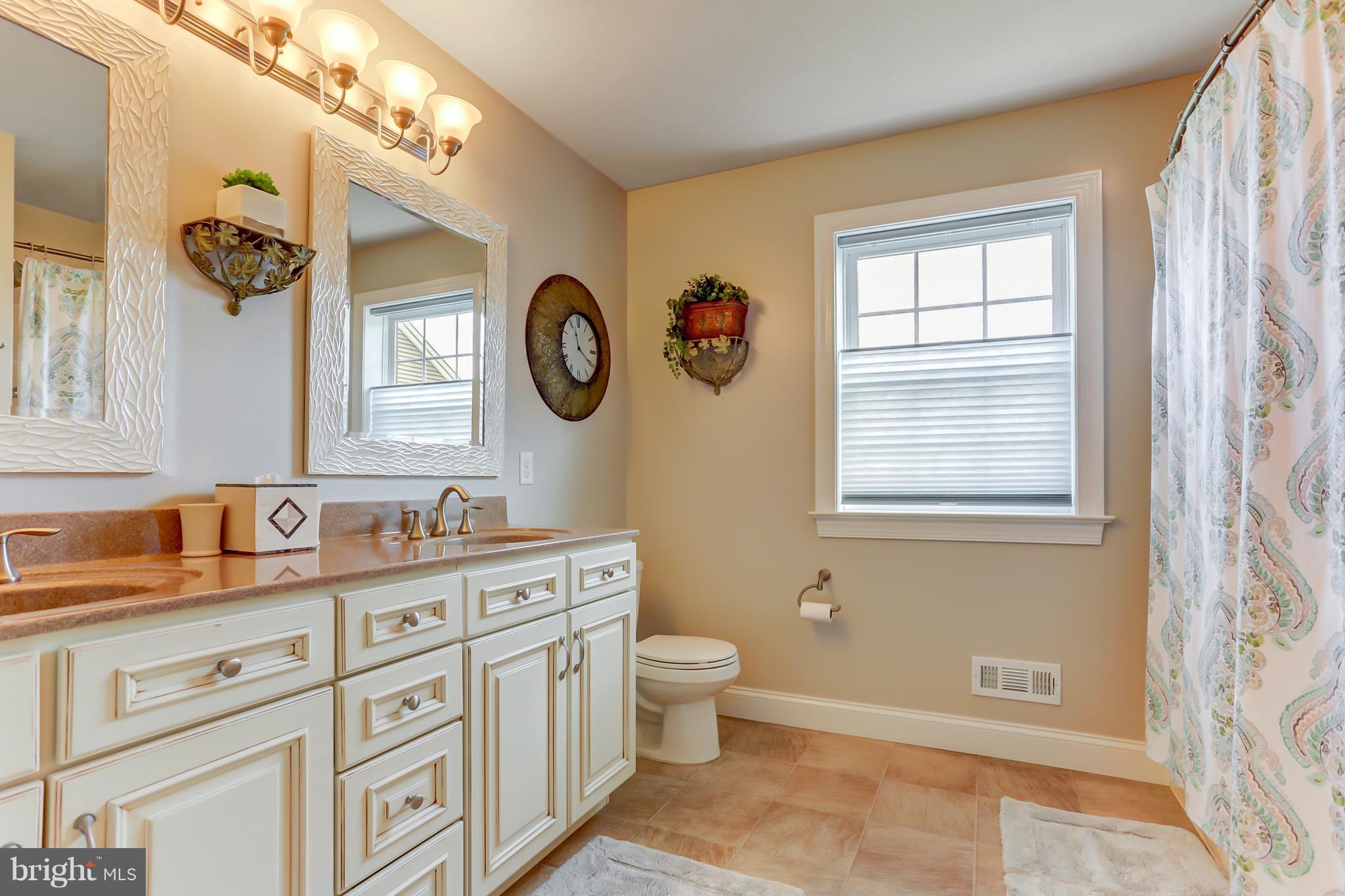 620 Belgian Way Lititz, PA 17543 - Photo 17 of 29 Master Bath