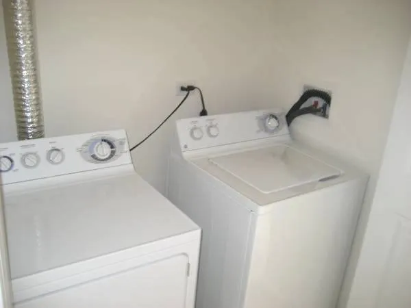 $2,900 | 928 Charlton Lane, Naperville, IL 60563