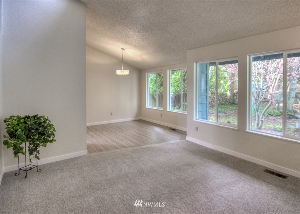 3752 Magrath Road Bellingham, WA 98226 - Photo 3 of 22