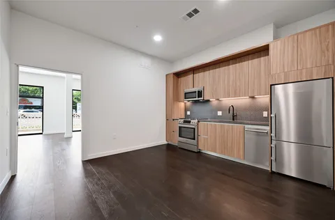 $849,000 | 2209 South 1st Street, Unit 107, Austin, TX 78704
