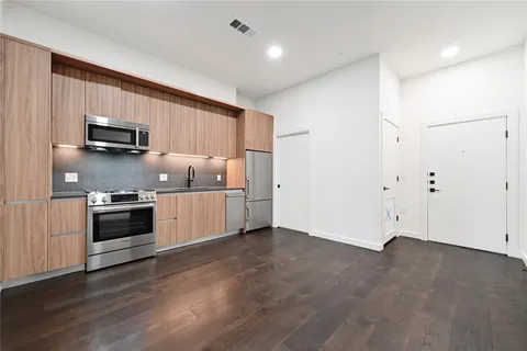 $849,000 | 2209 South 1st Street, Unit 107, Austin, TX 78704