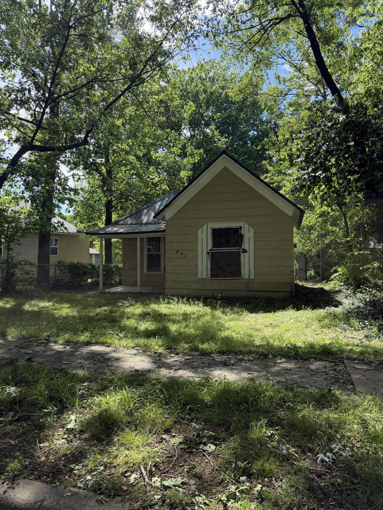 807 South Nettleton Avenue Springfield, MO 65806 - Photo 1 of 1 IMG_2110