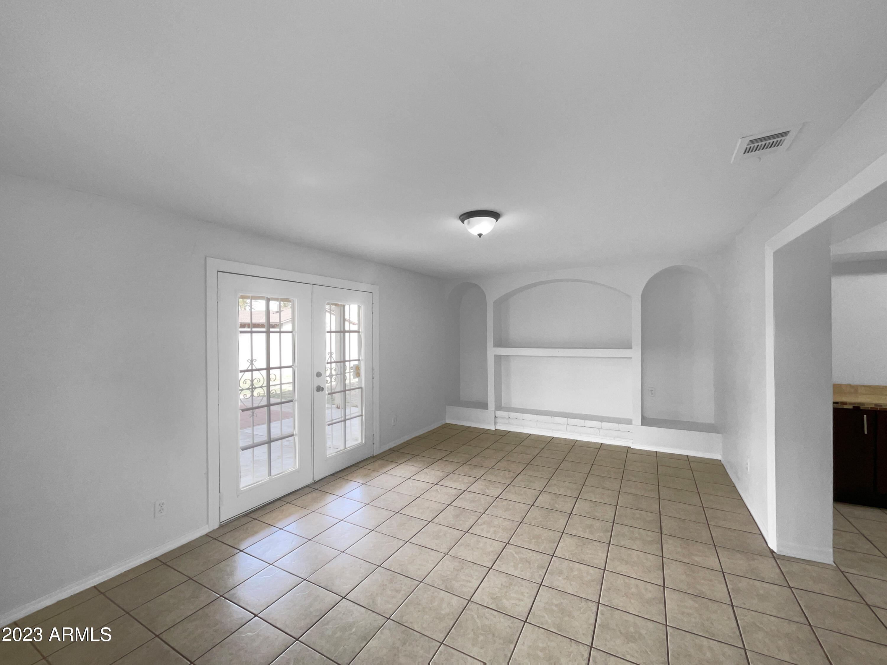 4880 West Berkeley Road Phoenix, AZ 85035 - Photo 3 of 23 photo_03