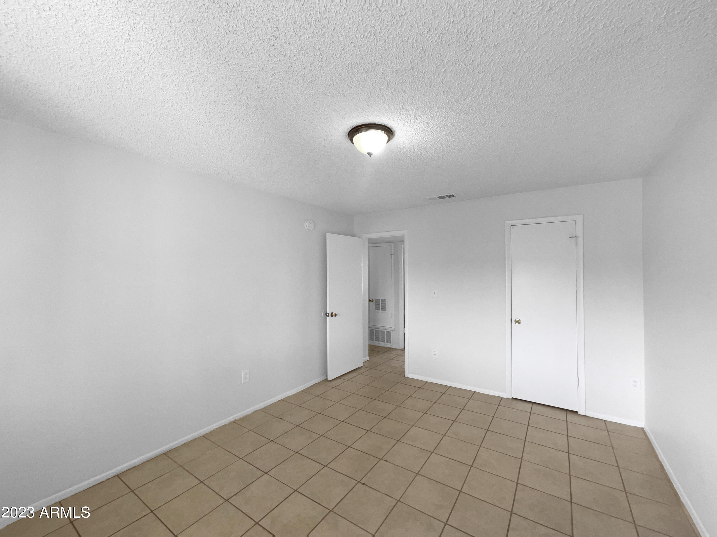 4880 West Berkeley Road Phoenix, AZ 85035 - Photo 5 of 23 photo_05