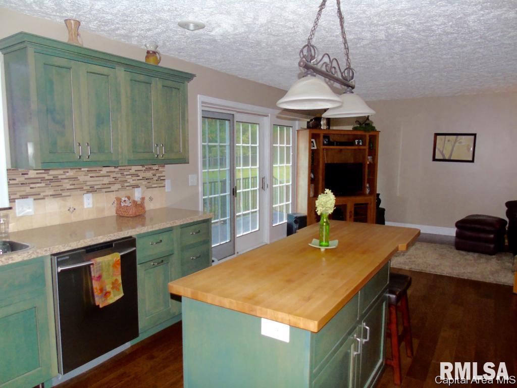 24 Country Lake Road Springfield, IL 62711 - Photo 8 of 31