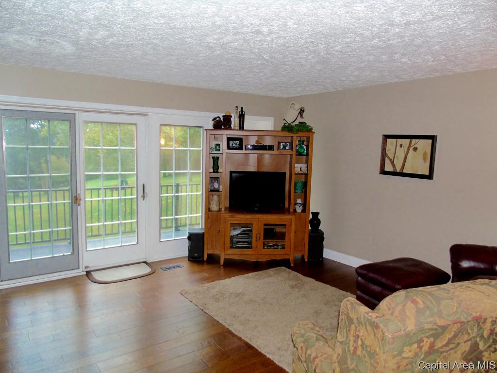 24 Country Lake Road Springfield, IL 62711 - Photo 9 of 31