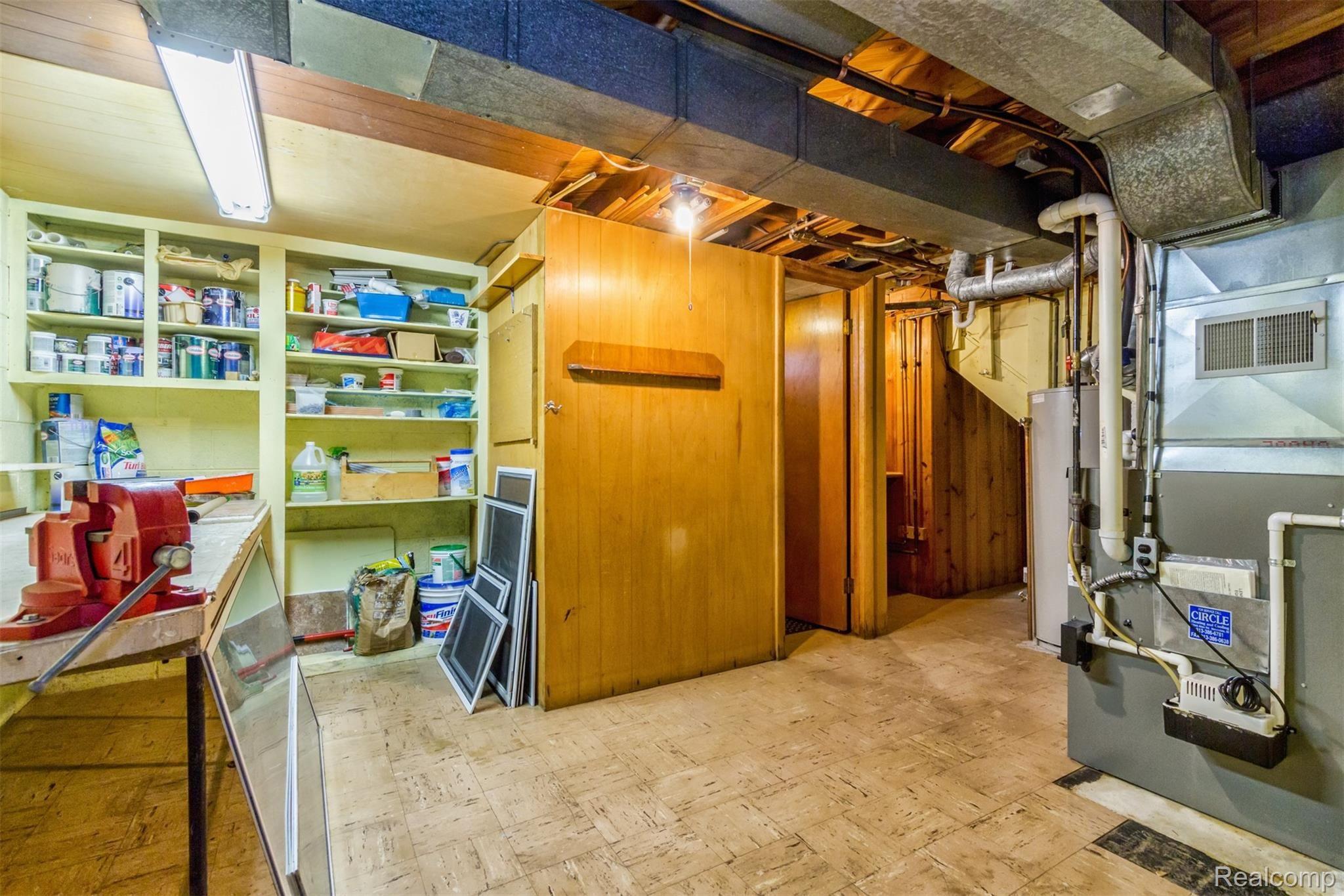 3853 Harding Street Dearborn, MI 48124 - Photo 26 of 32 29.jpg