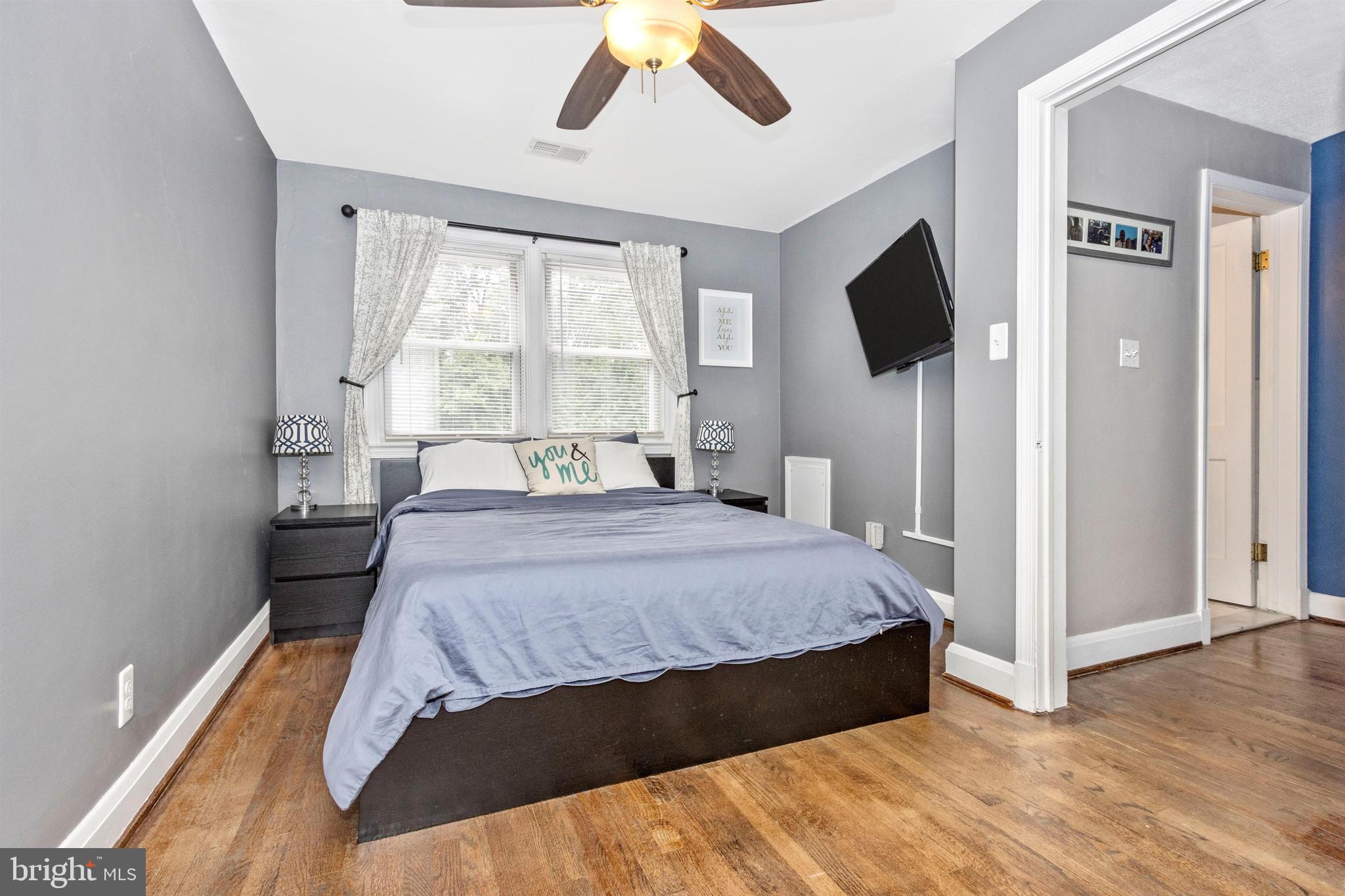 1136 Elm Road Baltimore, MD 21227 - Photo 8 of 19 Cozy master bedroom