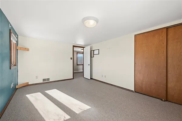 $299,900 | 4156 Glasgow Road, Valencia, PA 16059