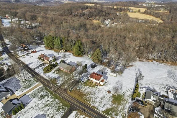 $299,900 | 4156 Glasgow Road, Valencia, PA 16059