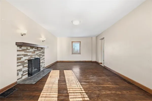 $299,900 | 4156 Glasgow Road, Valencia, PA 16059