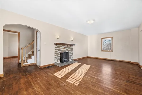 $299,900 | 4156 Glasgow Road, Valencia, PA 16059