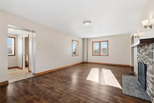 $299,900 | 4156 Glasgow Road, Valencia, PA 16059