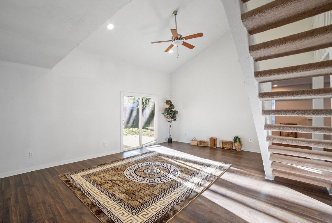 12323 Split Rail Lane Houston, TX 77071 - Photo 9 of 29 a living room with a bed