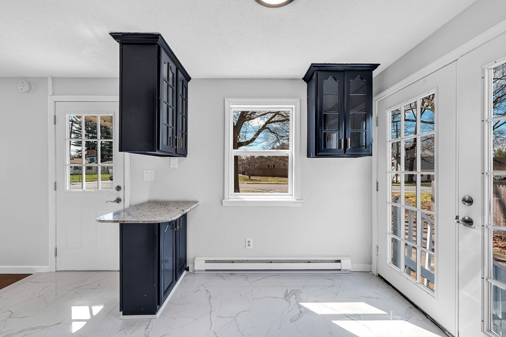 381 North Brook Road Springfield, MA 01119 - Photo 7 of 35