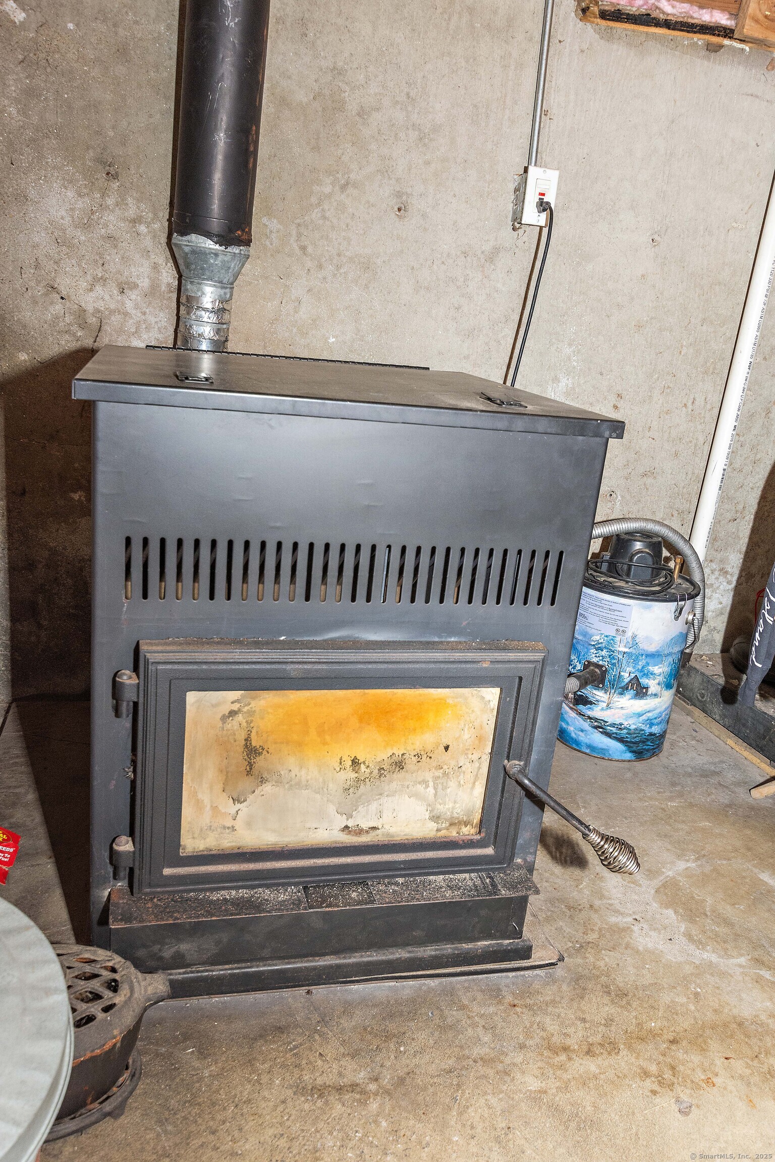 28 Juniper Lane Griswold, CT 06351 - Photo 15 of 15 a view of front door