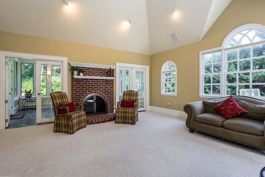 163 York Road Mansfield, MA 02048 - Photo 11 of 30 Gallery Image 11