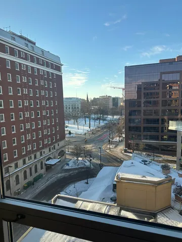 $3,700 | 125 North Hamilton Street, Unit 1001, Madison, WI 53703