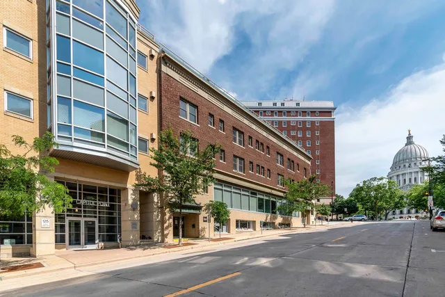 $3,700 | 125 North Hamilton Street, Unit 1001, Madison, WI 53703