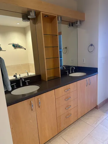$3,700 | 125 North Hamilton Street, Unit 1001, Madison, WI 53703