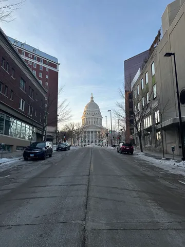 $3,700 | 125 North Hamilton Street, Unit 1001, Madison, WI 53703