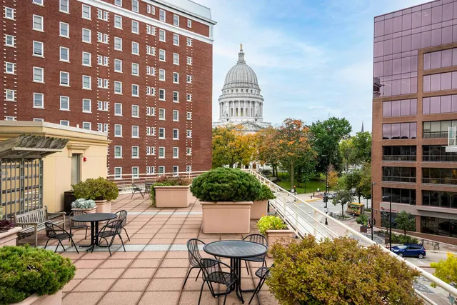 $3,700 | 125 North Hamilton Street, Unit 1001, Madison, WI 53703