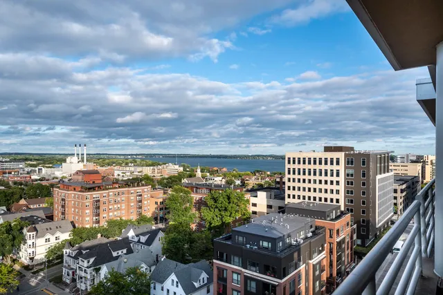 $3,700 | 125 North Hamilton Street, Unit 1001, Madison, WI 53703