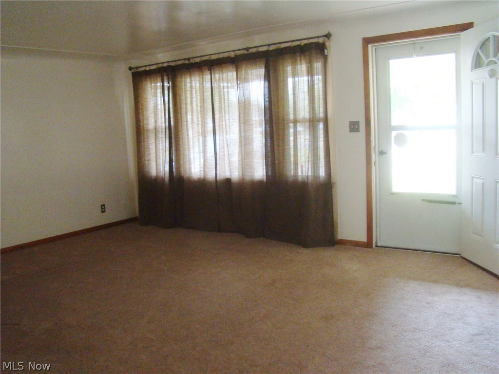 3751 Burkey Road Youngstown, OH 44515 - Photo 6 of 14 Gallery Image 6