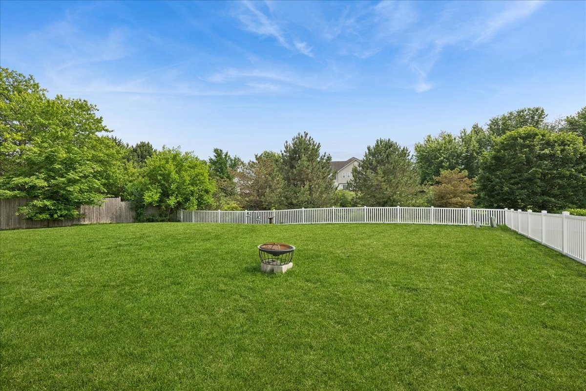 1436 Bridgedale Road Crystal Lake, IL 60014 - Photo 20 of 34