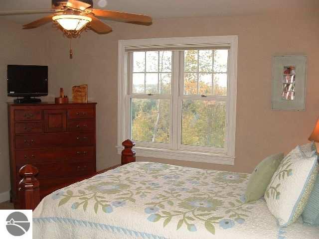 11547 Chimney Ridge Court Traverse City, MI 49686 - Photo 16 of 25 1731340-15.JPG