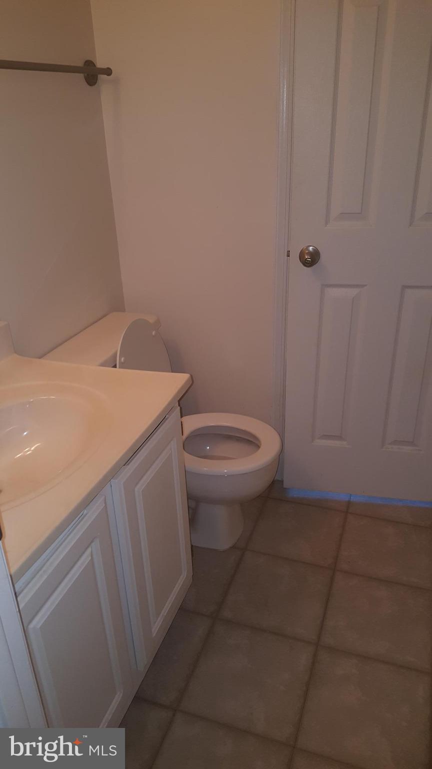 14802 Rydell Road, Unit 203 Centreville, VA 20121 - Photo 7 of 14 Bath