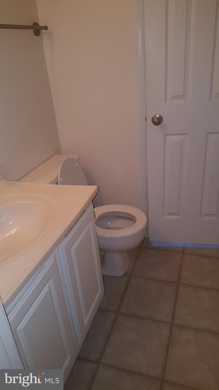 14802 Rydell Road, Unit 203 Centreville, VA 20121 - Photo 8 of 14 Bath
