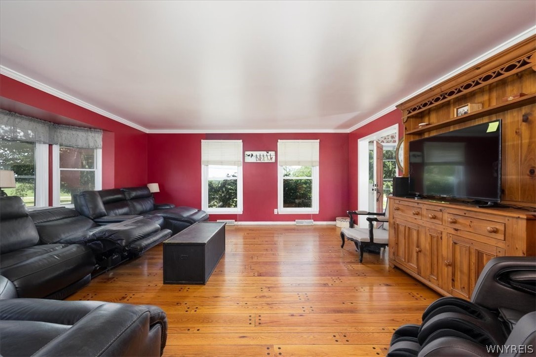 534 Akron Road Akron, NY 14001 - Photo 4 of 37