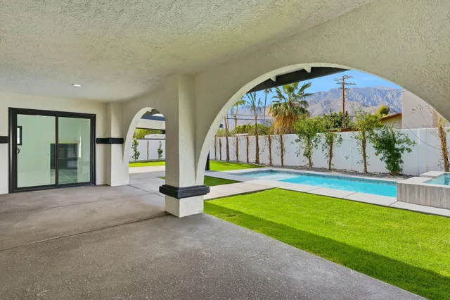 $1,300,000 | 2587 Calico Lane, Palm Springs, CA 92262