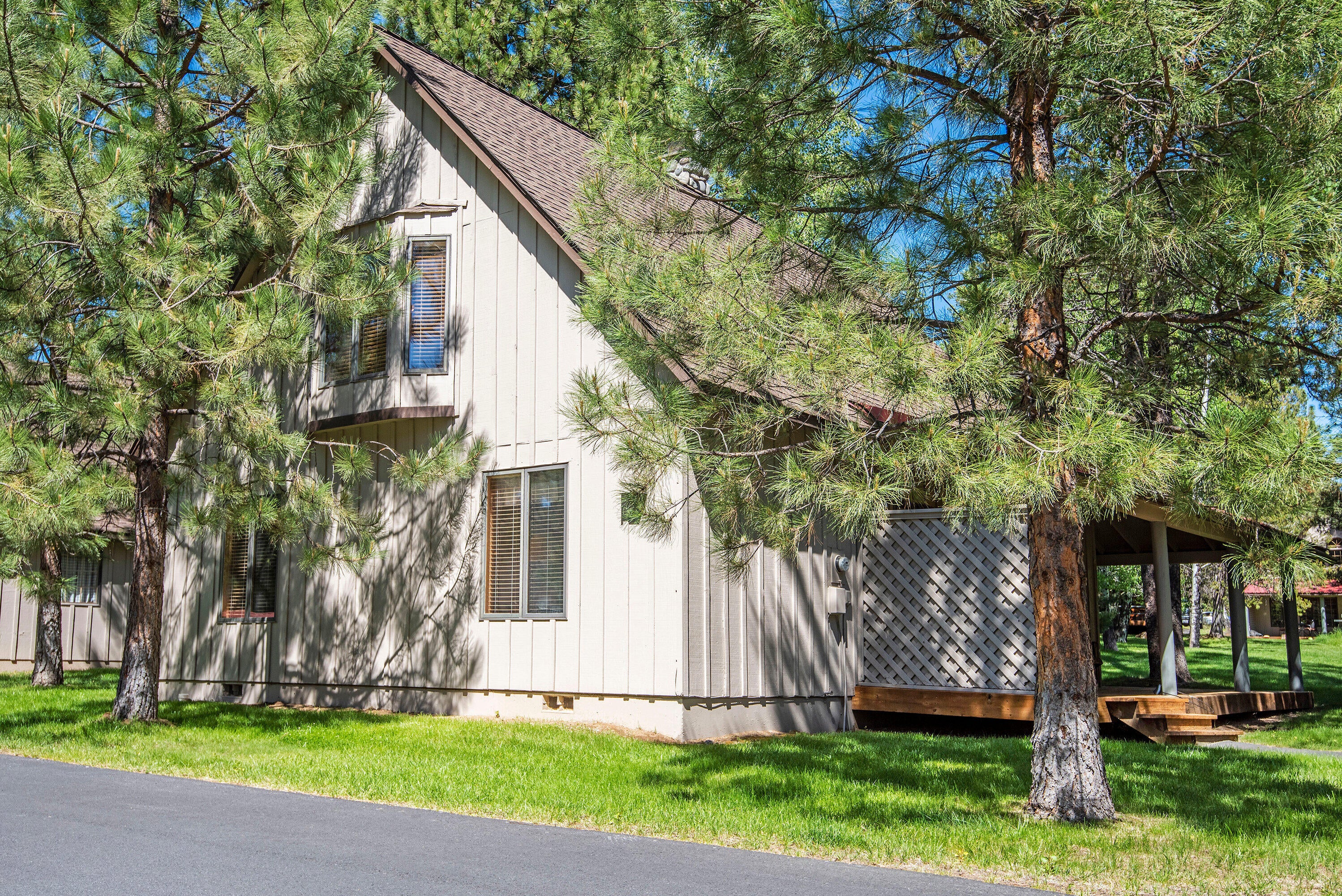 57520 Circle 4 Cabin Road, Unit 11 Sunriver, OR 97707 - Photo 3 of 20 Circle 4 Cabin Rd 11 Sunriver-print-002-