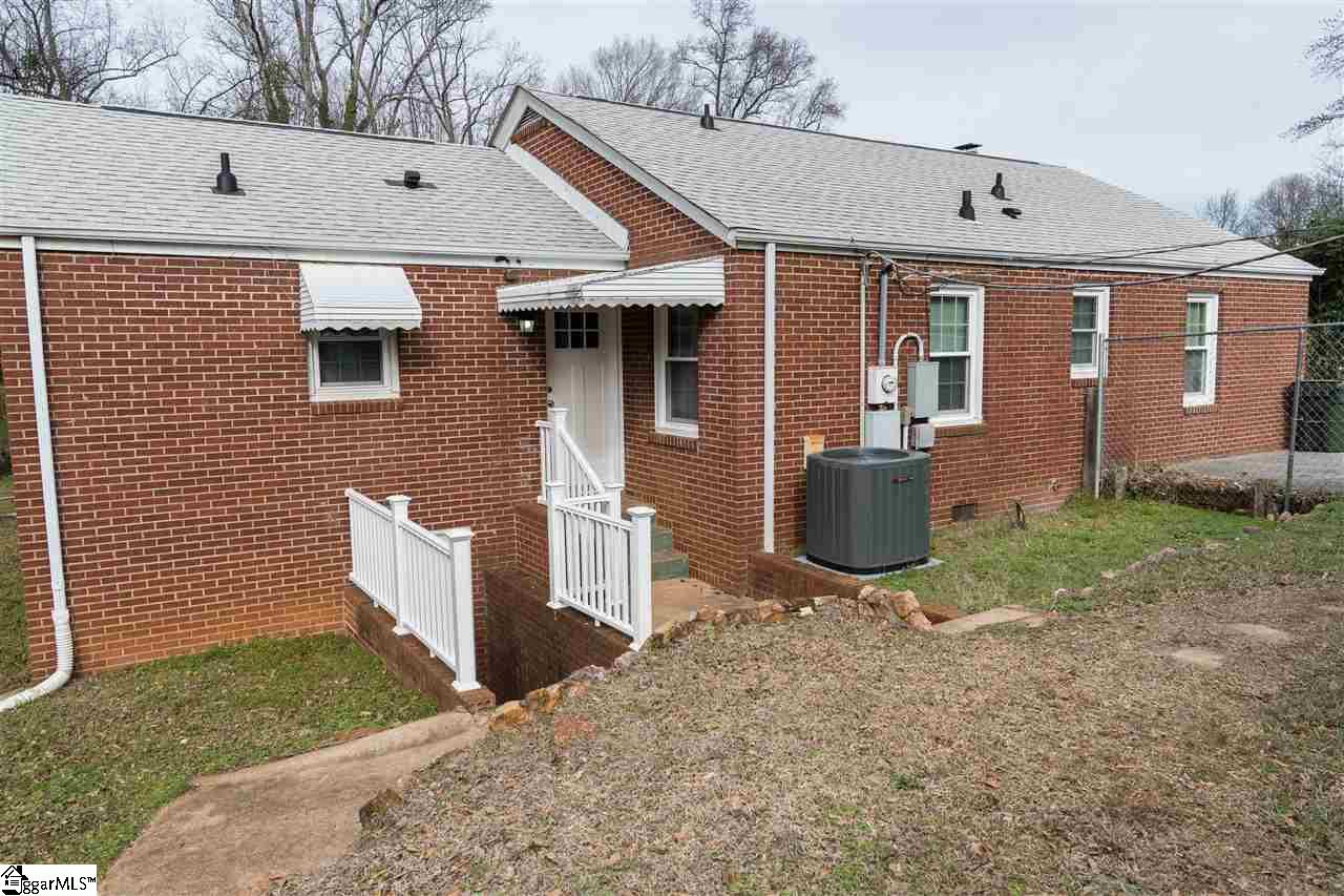 3912 Brushy Creek Road Greer, SC 29650 - Photo 7 of 32 Gallery Image 7