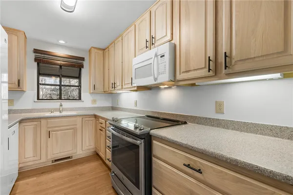 $355,000 | 131 Harbor Lights Drive, Salem, SC 29676